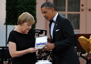 Обама наградил Меркель медалью Свободы