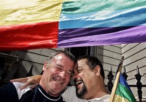 В Бразилии узаконили однополые гражданские союзы