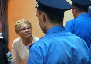 Суд отказался закрывать дело против Тимошенко и оставил ее под стражей