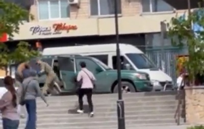 Видео с  задержанием  мужчины в Запорожье: ТЦК отрицают свою причастность