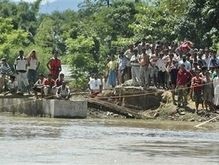 Наводнение в Индии: 30 человек погибли, 300 тысяч остались без крова