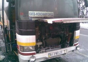 Под Киевом загорелся автобус с 33 пассажирами