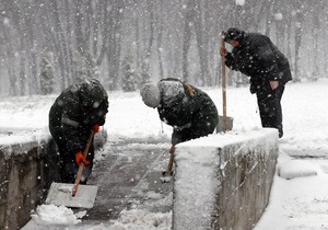 Из Киева вывезли 245 тонн снега