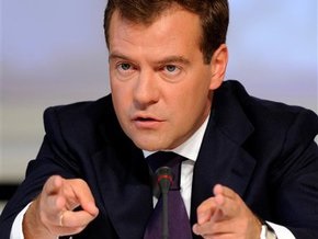 Медведев разрешил сажать в тюрьму за статус вора в законе