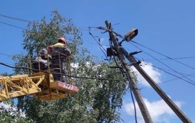 Энергетики вернули электричество в 111 населенных пунктах трех областей