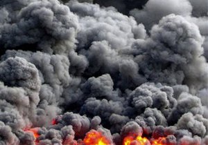 В Киеве горит завод латексных изделий