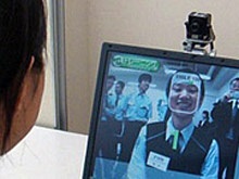 Японских железнодорожников заставили каждый день улыбаться