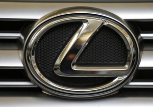 Lexus выпустит компактный кроссовер на базе Toyota RAV4