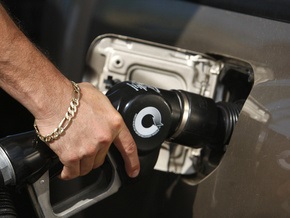 АМКУ наложил штраф на двух крымских операторов рынка бензина