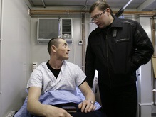 Луценко пожаловался депутатам, что украинских миротворцев плохо лечат