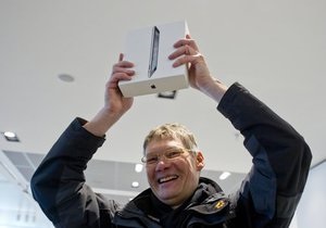 За три дня Apple продала три миллиона iPad