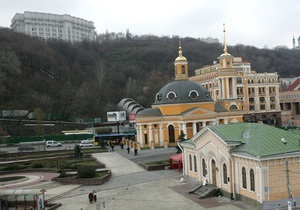 Движение на Почтовой площади в Киеве частично ограничили до мая 2013 года