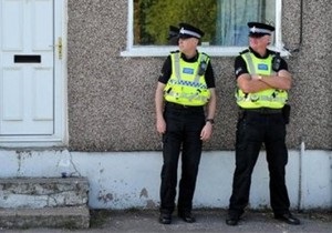 Британских полицейских попросили носить скромное нижнее белье