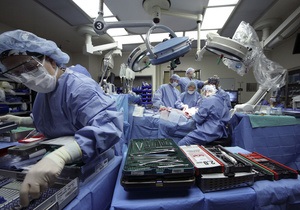 Новости медицины: В США хирурги уменьшили размер яичек мужчины, мошонка которого весила 63,5 килограмма