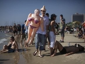 Власти израильского города обещают миллион долларов за русалку