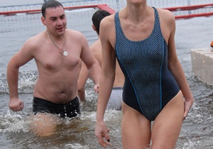 Фотогалерея: Купаться, купаться и еще раз купаться. Киев отпраздновал Крещение