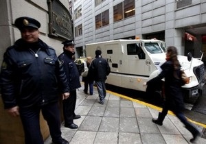 В Буэнос-Айресе неизвестные ограбили банк, прорыв 30-метровый тоннель