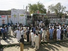 В Пакистане в результате взрыва погибли трое местных жителей