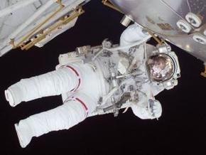 Астронавты Discovery снова вышли в открытый космос
