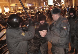 Источник: У задержанных в Москве изъяли 200 ножей