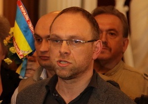 Власенко заявил, что Пшонка лично отдал команду бить Тимошенко. ГПУ считает это провокацией