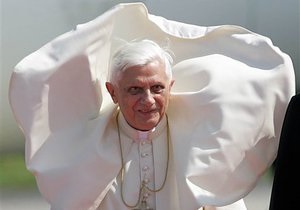 Папа Римский раскритиковал британский законопроект о равноправии
