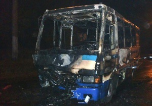 Во Львовской области столкнулись и загорелись маршрутка и автомобиль ВАЗ