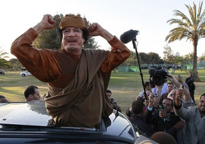 Экс-соратник Каддафи: Развитие ситуации в Триполи не позволит Каддафи выжить, а застрелиться самому - не хватит смелости
