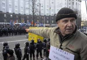 Милиция составила админпротоколы в отношении голодающих у Кабмина чернобыльцев