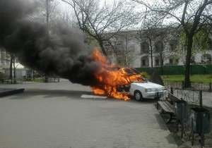 В Киеве сгорел автомобиль, который продавал кофе