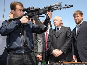 Медведев призвал бороться с  террористической заразой  на Кавказе