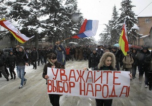 Экс-министр обороны Южной Осетии: в Цхинвали могут собраться до десяти тысяч сторонников Джиоевой