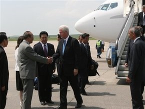 Билл Клинтон прибыл в КНДР для переговоров по освобождению американских журналисток