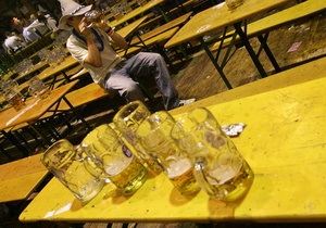 Росстат: Основу алкогольных покупок россиян составляет коктейль из водки и пива