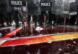 Демонстранты залили кровью дом тайского премьера