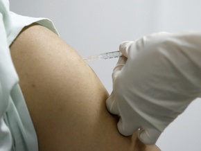 Педиатр: Детскую вакцинацию следует максимально ограничить