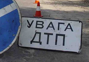 В Крыму автомобиль врезался в дерево: погибли россиянка и украинец