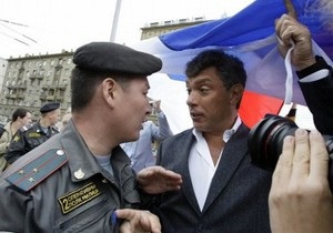 В Москве задержали Немцова, Лимонова и еще около 70 оппозиционеров
