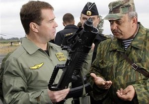 Угроза срыва гособоронзаказа: Медведев намерен разобраться с теми, кто сеет панику