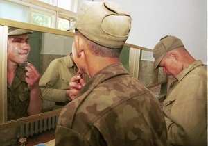 Прокуратура и СЭС проверяют воинскую часть, в которой отравились 50 солдат