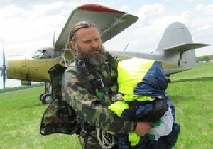 В Винницкой области православной десантно-парашютной школе подарили самолет