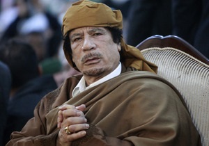МИД Британии допускает, что Каддафи может остаться в Ливии