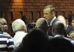Суд над Писториусом: Брата Писториуса будут судить за предполагаемое убийство