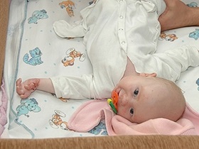 Украинские врачи спасли ребенка, родившегося без кожи