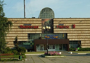 Депутат заявляет о рейдерском захвате кинотеатра Флоренция в Киеве