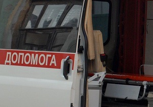 В Хмельницкой области из снежного заноса вытащили машину скорой помощи с младенцем и двумя роженицами
