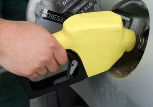 Украина повысила предельные рекомендуемые цены на бензин А-95 до 10 гривен за литр