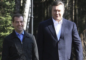 Украина завершит пересмотр газовых контрактов после встречи Януковича и Медведева