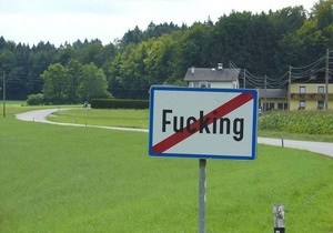 Жители австрийской деревни Fucking проведут референдум о смене названия