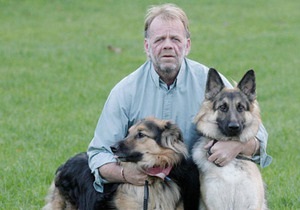 В Британии две немецкие овчарки спасли жизнь хозяину